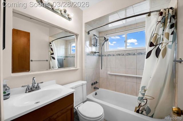 13015 Walter Avenue, Warren, MI 48088