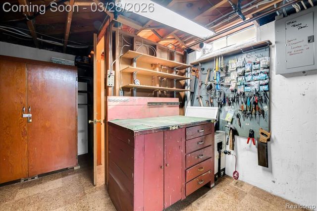 13015 Walter Avenue, Warren, MI 48088