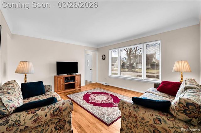 13015 Walter Avenue, Warren, MI 48088