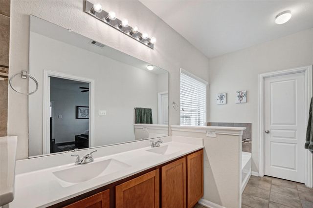 10 Desert Willow Court, Manvel, TX 77578