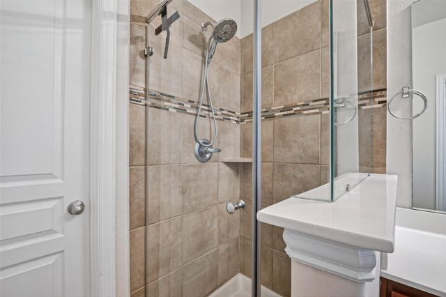 10 Desert Willow Court, Manvel, TX 77578
