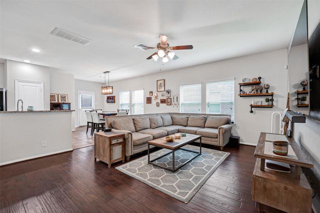 10 Desert Willow Court, Manvel, TX 77578