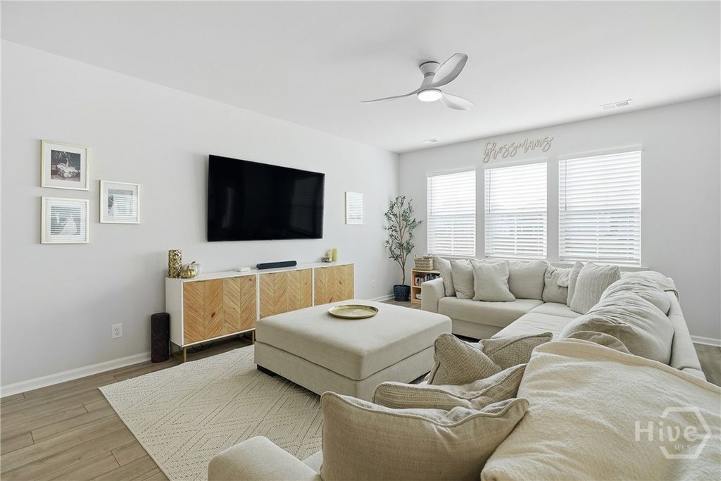 Image 18 of property listing at 127 Binscombe Lane, Pooler, GA 31322