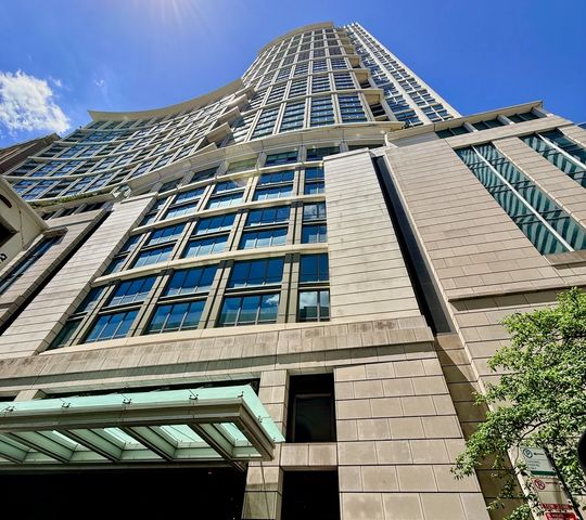130 N Garland Court 2110, Chicago, IL 60602