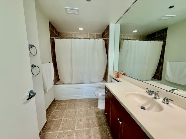 130 N Garland Court 2110, Chicago, IL 60602