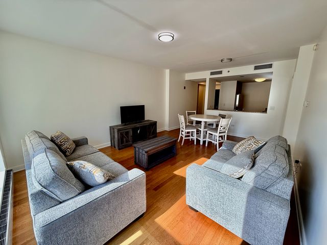130 N Garland Court 2110, Chicago, IL 60602
