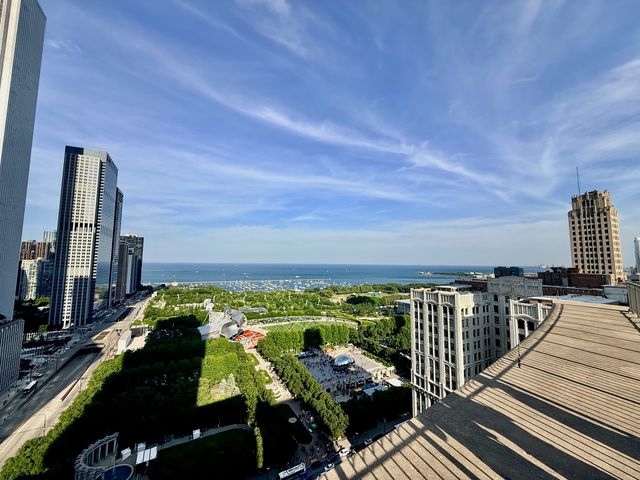 130 N Garland Court 2110, Chicago, IL 60602