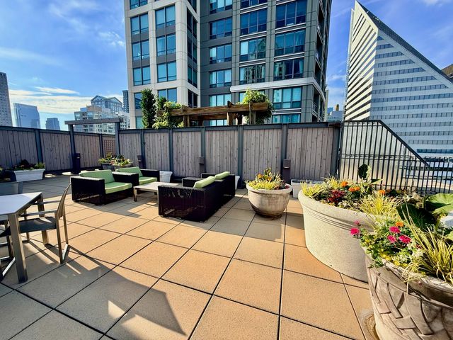 130 N Garland Court 2110, Chicago, IL 60602