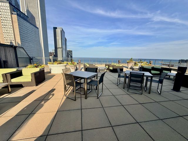 130 N Garland Court 2110, Chicago, IL 60602