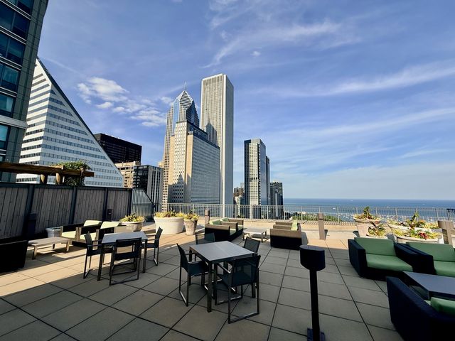130 N Garland Court 2110, Chicago, IL 60602