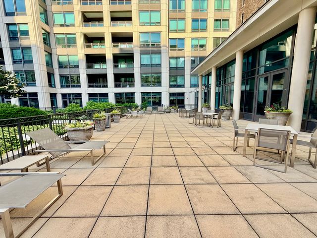 130 N Garland Court 2110, Chicago, IL 60602