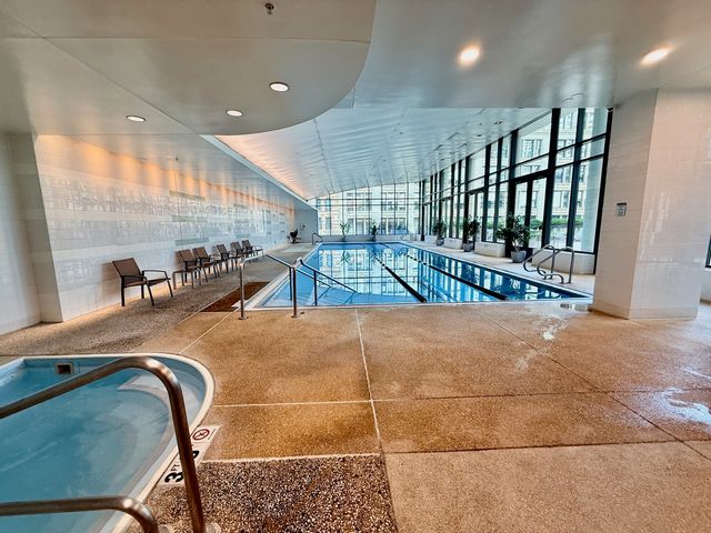 130 N Garland Court 2110, Chicago, IL 60602