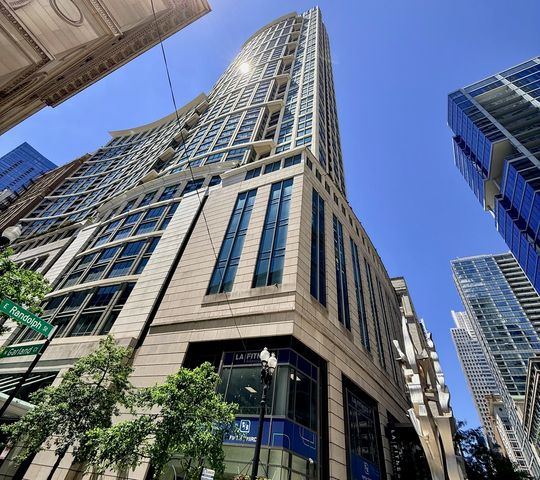 130 N Garland Court 2110, Chicago, IL 60602