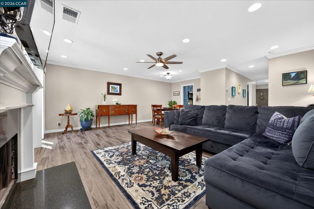 1892 London Dr, Benicia, CA 94510