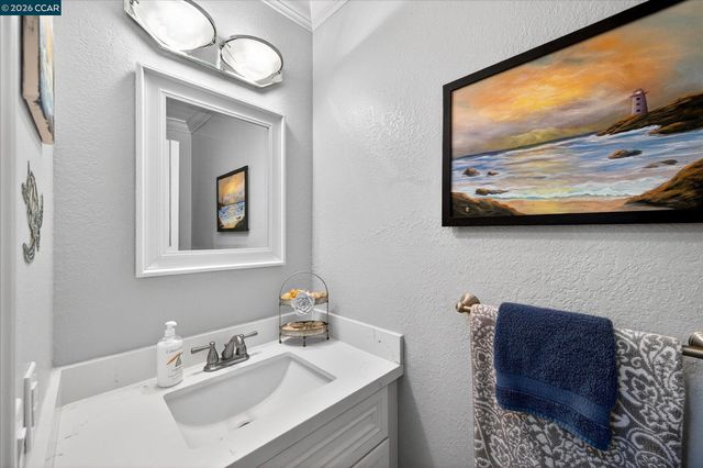 1892 London Dr, Benicia, CA 94510