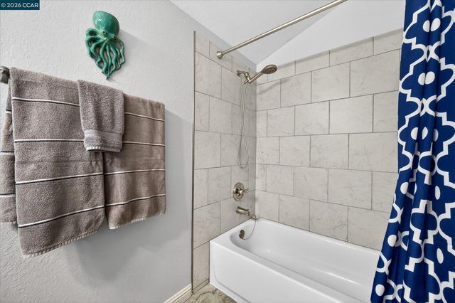 1892 London Dr, Benicia, CA 94510