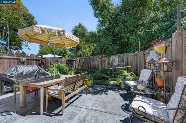 1892 London Dr, Benicia, CA 94510