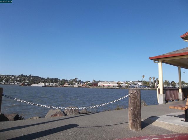 1892 London Dr, Benicia, CA 94510