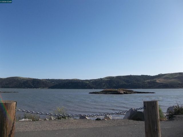1892 London Dr, Benicia, CA 94510