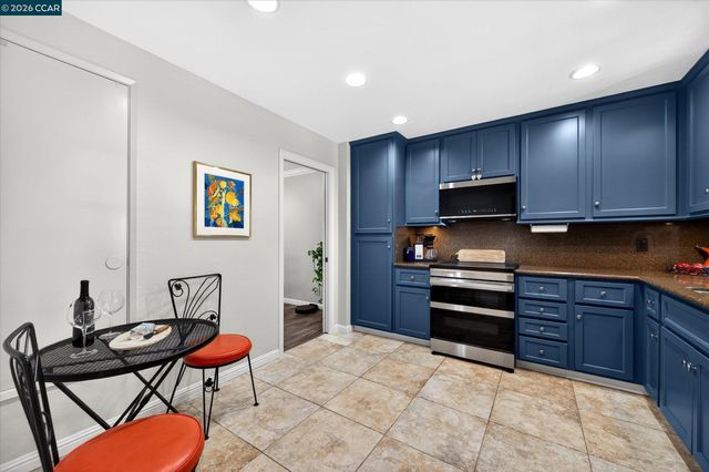 1892 London Dr, Benicia, CA 94510
