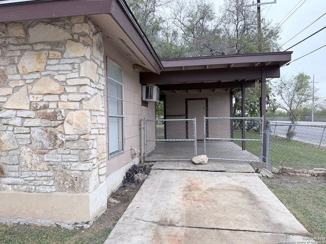558 Jamaica, San Antonio, TX 78227