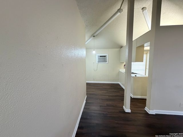 558 Jamaica, San Antonio, TX 78227