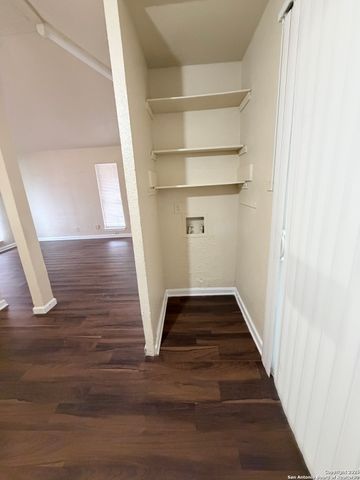 558 Jamaica, San Antonio, TX 78227
