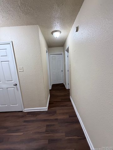 558 Jamaica, San Antonio, TX 78227