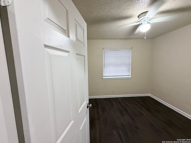 558 Jamaica, San Antonio, TX 78227