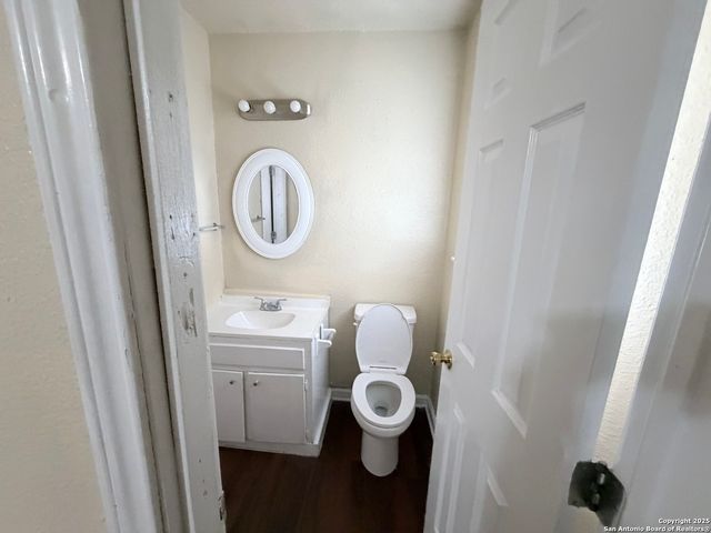 558 Jamaica, San Antonio, TX 78227
