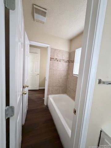 558 Jamaica, San Antonio, TX 78227