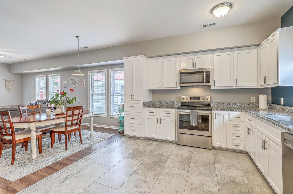 Image 10 of property listing at 26 Kennedy Street, Charleston, SC 29403