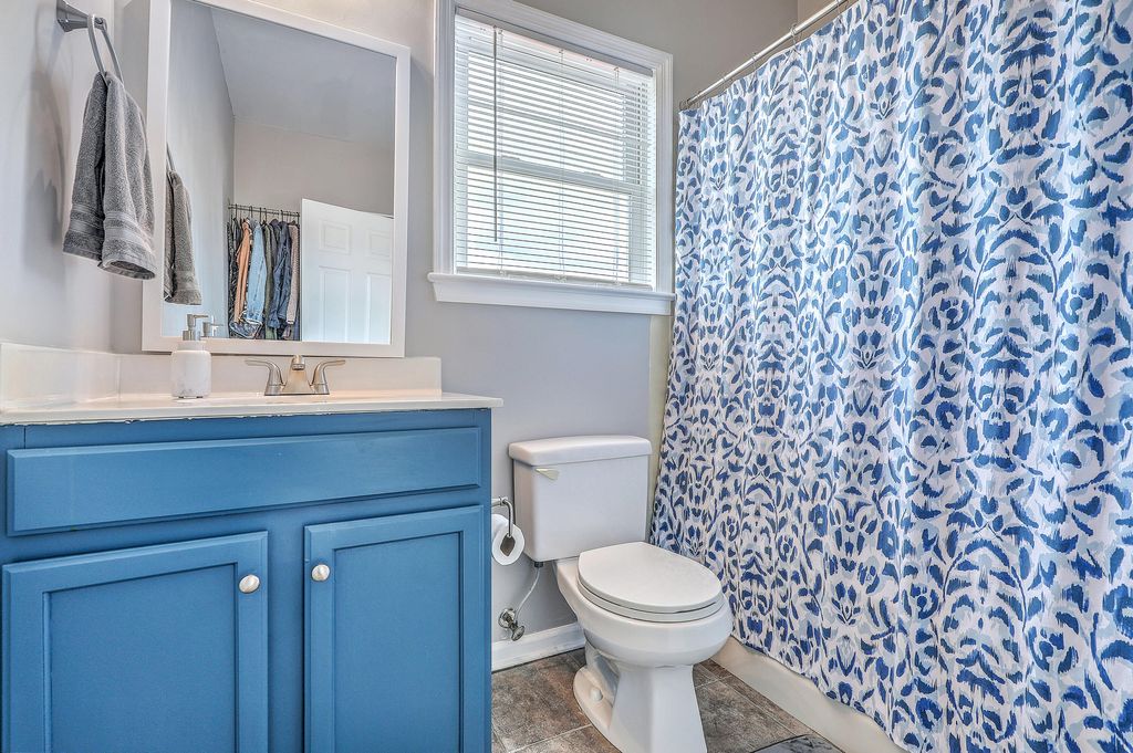 Image 14 of property listing at 26 Kennedy Street, Charleston, SC 29403