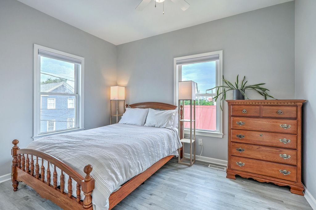 Image 15 of property listing at 26 Kennedy Street, Charleston, SC 29403