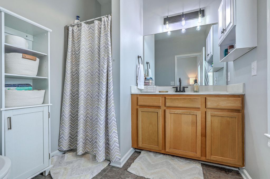 Image 17 of property listing at 26 Kennedy Street, Charleston, SC 29403