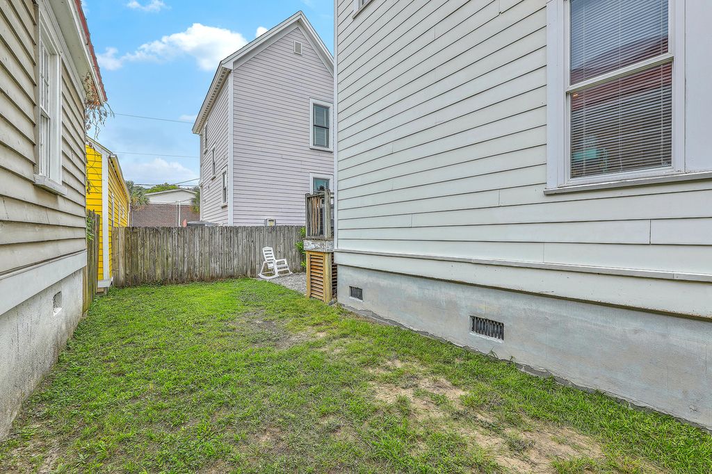 Image 18 of property listing at 26 Kennedy Street, Charleston, SC 29403