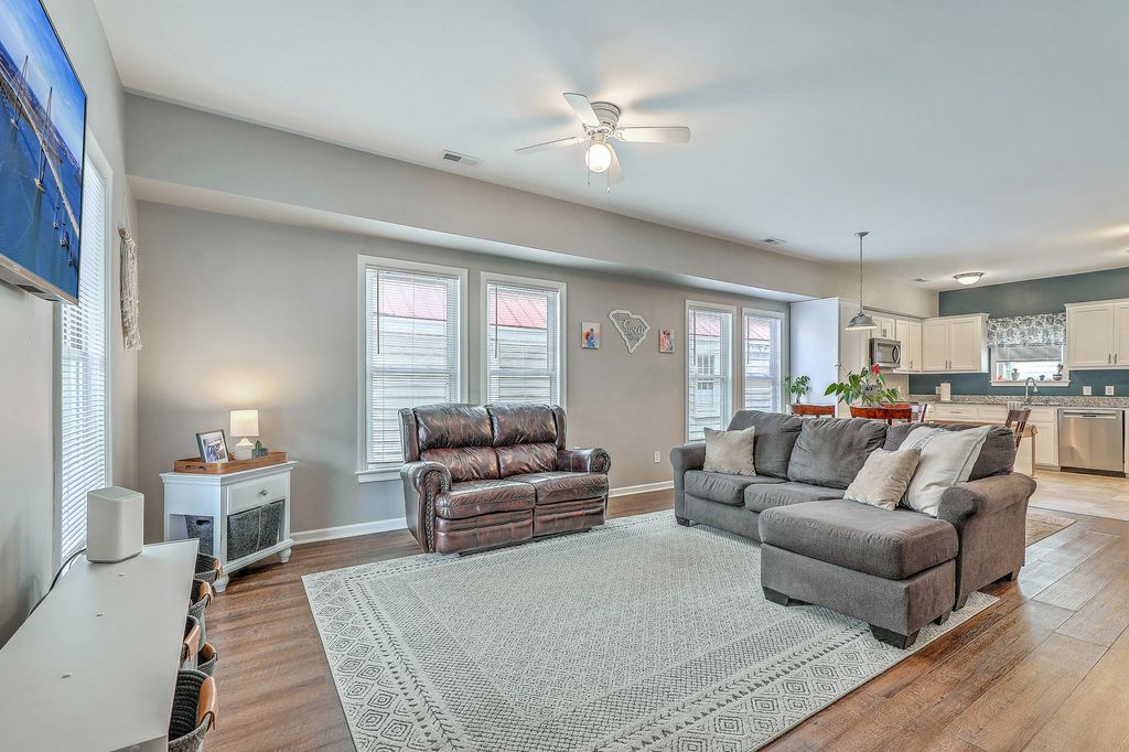 Image 5 of property listing at 26 Kennedy Street, Charleston, SC 29403