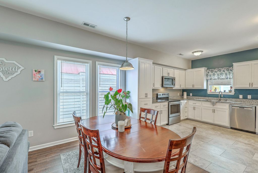 Image 6 of property listing at 26 Kennedy Street, Charleston, SC 29403