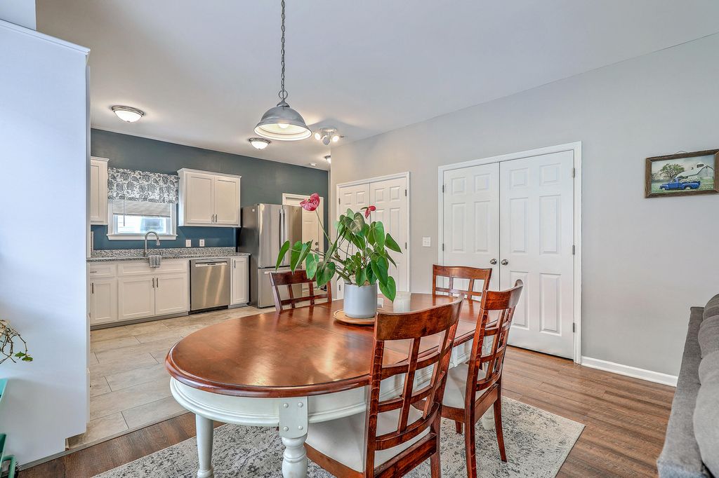 Image 7 of property listing at 26 Kennedy Street, Charleston, SC 29403