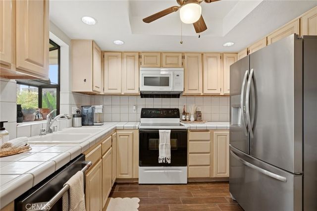 29860 Steel Head Dr, Canyon Lake, CA 92587