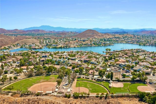 29860 Steel Head Dr, Canyon Lake, CA 92587