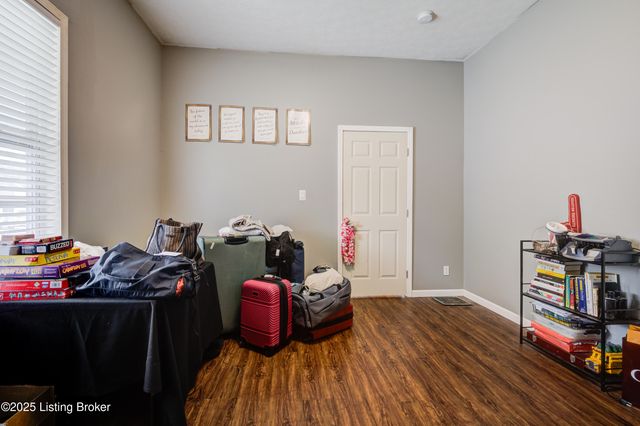 911 S 32nd St, Louisville, KY 40211