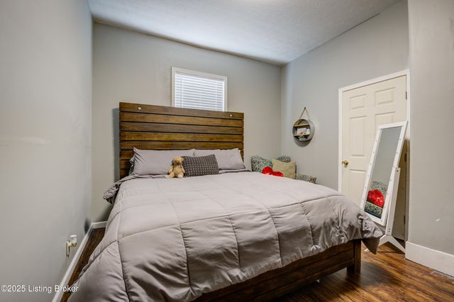 911 S 32nd St, Louisville, KY 40211