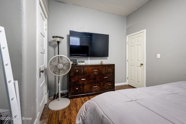 911 S 32nd St, Louisville, KY 40211