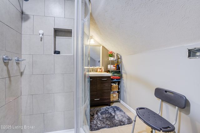 911 S 32nd St, Louisville, KY 40211