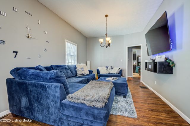 911 S 32nd St, Louisville, KY 40211