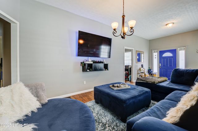 911 S 32nd St, Louisville, KY 40211