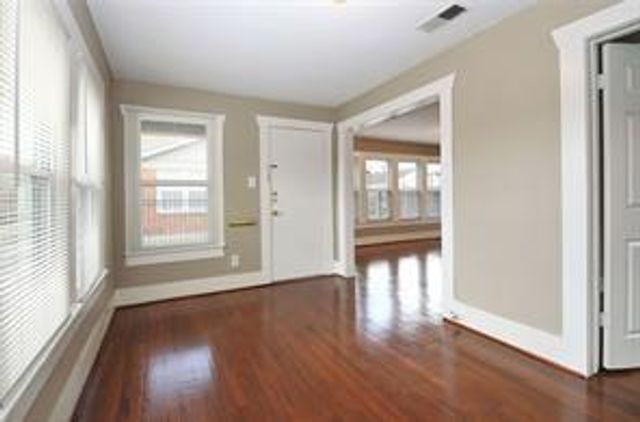 2527 Oakcliff Street, Houston, TX 77023