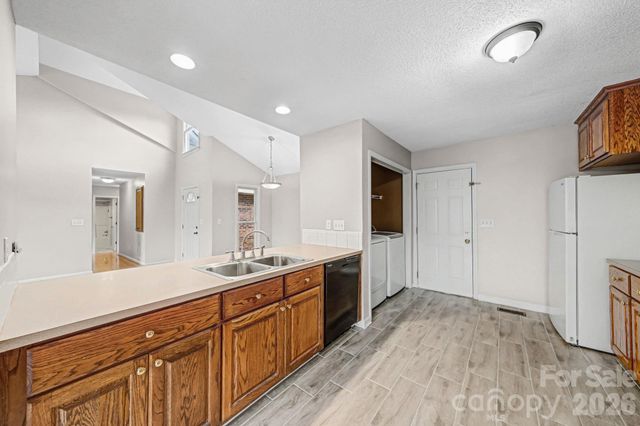 794 Hathcock Glen Drive, Oakboro, NC 28129