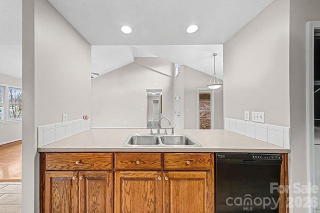 794 Hathcock Glen Drive, Oakboro, NC 28129